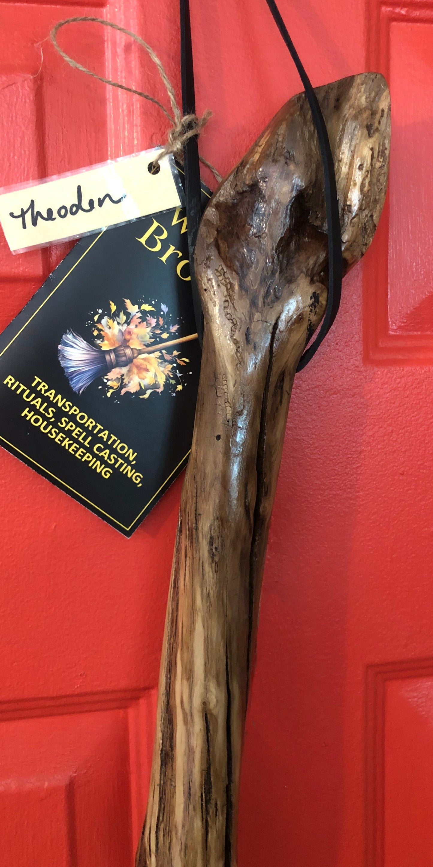 theoden-broom-hardwood-handmade-artisan-etsy-wholesale-gift-sweep-theoden-lord-of-the-rings-oak-besom-twichery