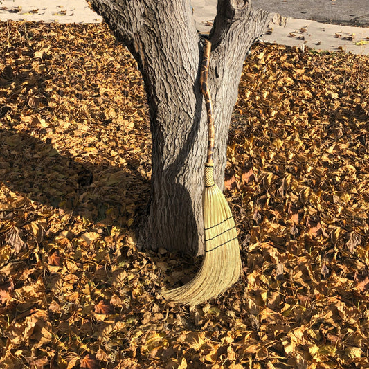 "Whimsy Broom (Loose)" - (Style)