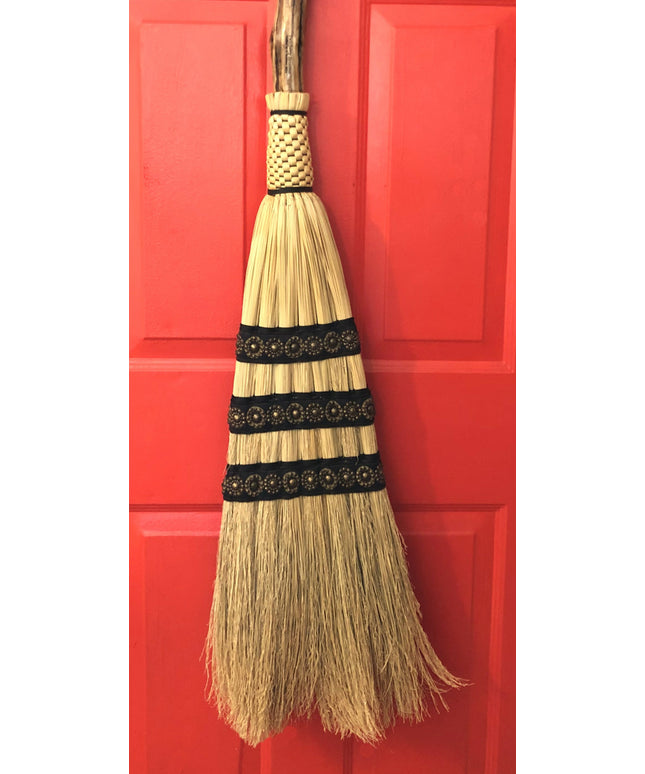 theoden-broom-lord-of-the-rings-medieval-oak-broom-twichery